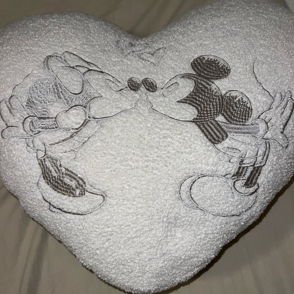 DISNEY Mickey + Minnie Kissing in Heart Pillow